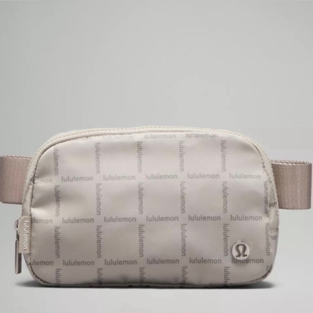 Lululemon Everywhere Belt Bag NWT